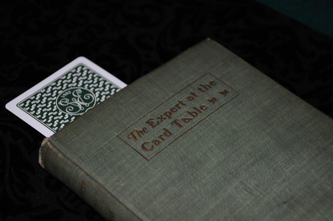Bee Erdnase 1902 Acorn Back Green (CAMBRIC FINISH)